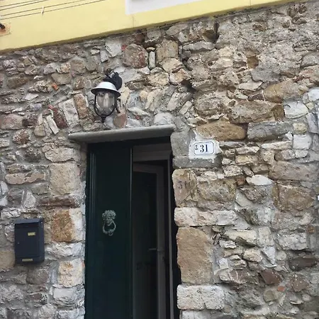 Holiday home Da Cleo ...nell'incanto Del Borgo Con Vista Mare Vezzano Ligure