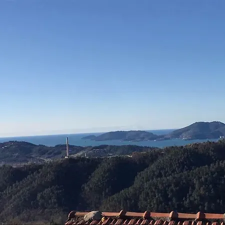 Holiday home Da Cleo ...nell'incanto Del Borgo Con Vista Mare Vezzano Ligure