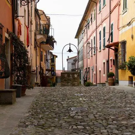 Holiday home Da Cleo ...nell'incanto Del Borgo Con Vista Mare Vezzano Ligure